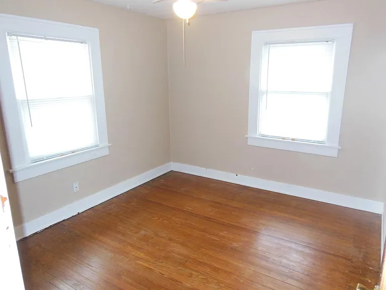 1629 Emerson Ave — Photo 8