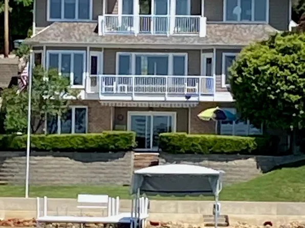 25 Lane 200a Lake James, Angola, IN 46703