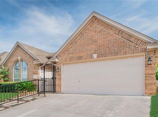 8833 San Joaquin Trl, Fort Worth, TX 76118