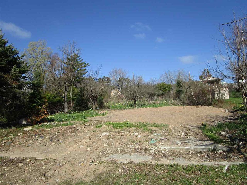2nd image of N15933 Main St