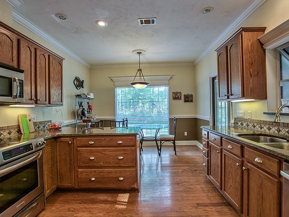 2nd image of 3416 Cedarwood Trl