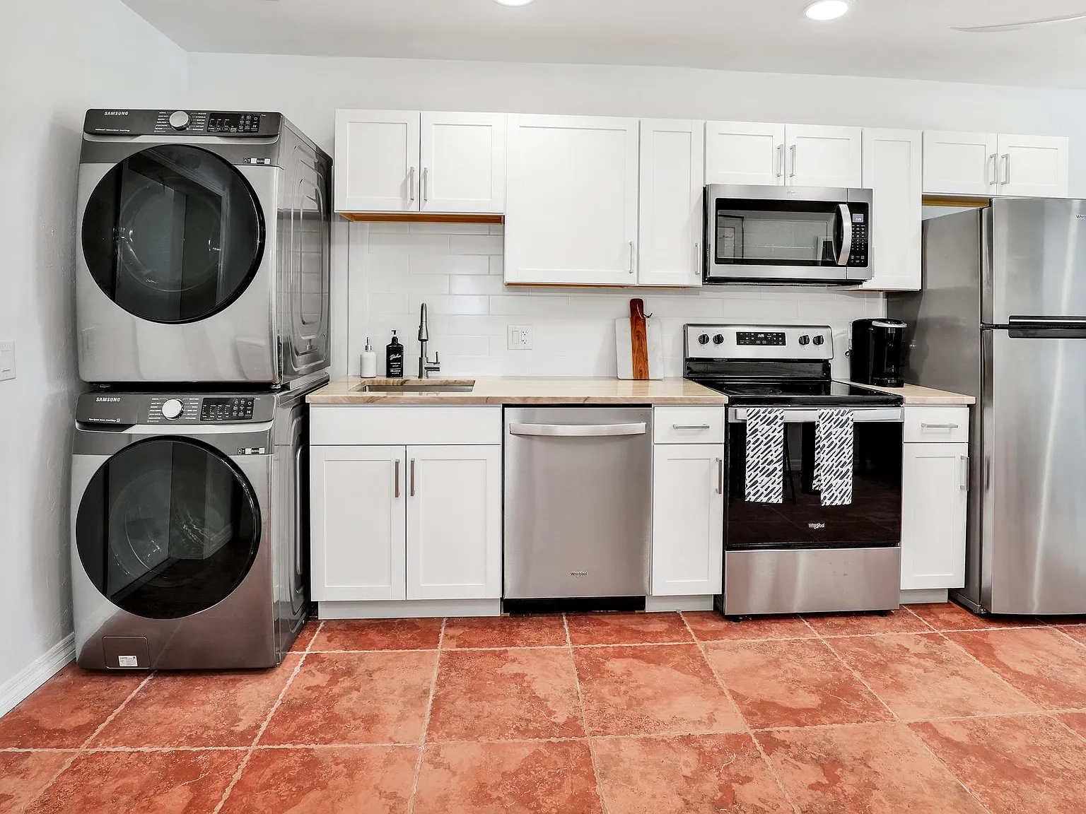 3652 SE 5th Ct — Photo 4