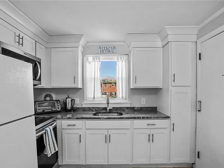 70 Carroll Ave #310 — Photo 8