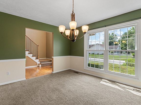 2nd image of 713 Finch Dr