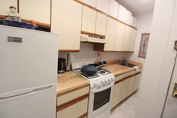 Rented by Luxor Homes & Investment Realty | media 18