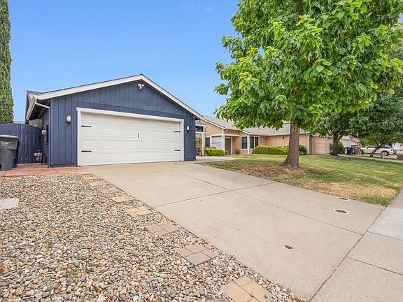 3rd image of 5909 Sawyer Cir