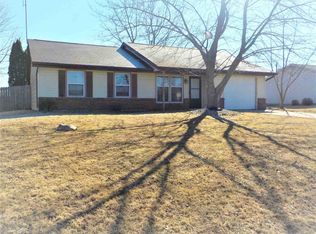 415 Countryside Dr, Ossian, IN 46777