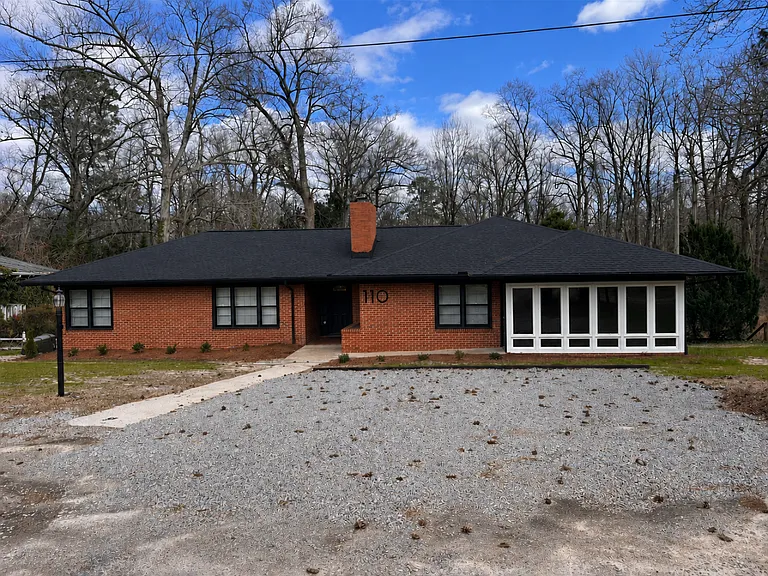110 Forest View Dr — Photo 2