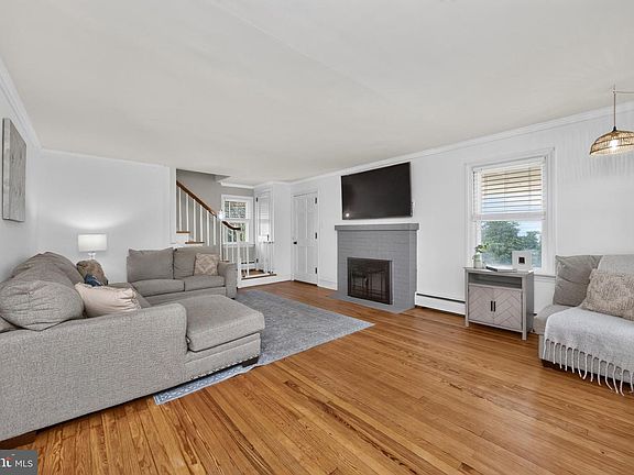 3rd image of 29 Washington Ln