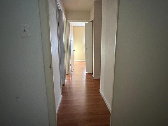 4th image of 1823 Jaybird Ct