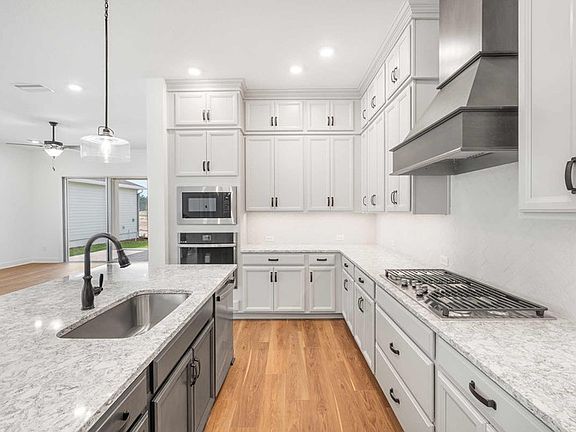 The Euleace - Kitchen