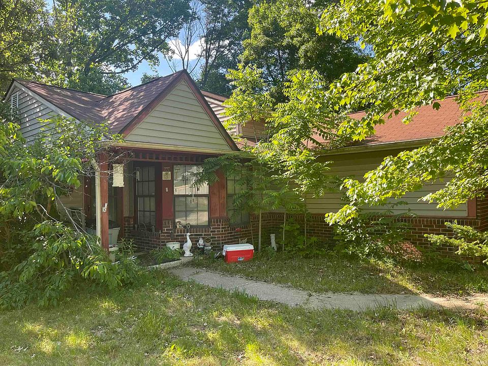 2nd image of 3850 W Woodmere Ct
