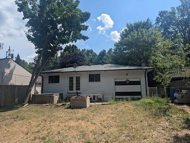756 Hastings Ave — Photo 17