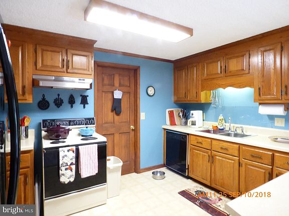 3rd image of 113 Cabin Point Dr