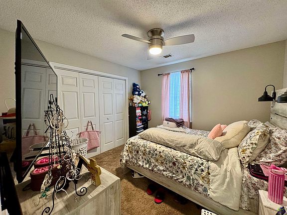 4th image of 208 Butten Dr