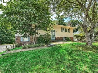 32 Kennedy Ter, Middletown, NY 10940