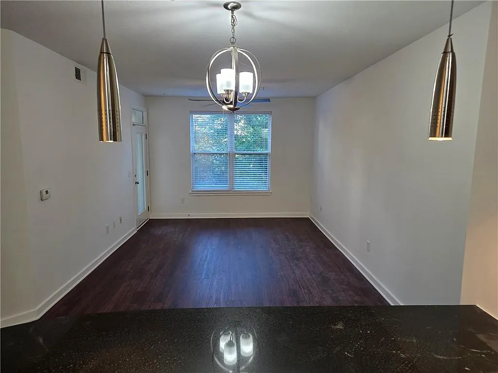 1 bed, 1.0 bath, $1,595 — Photo 3