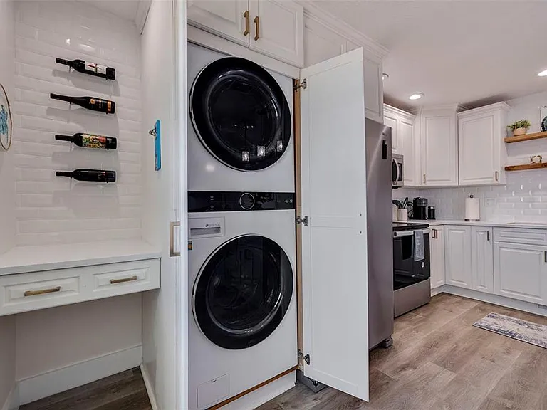 5266 Beach Dr SE #B — Photo 13