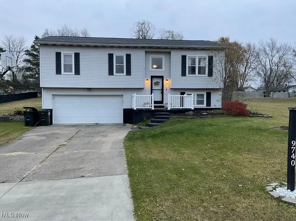 9740 Michael Dr, Streetsboro, OH 44241