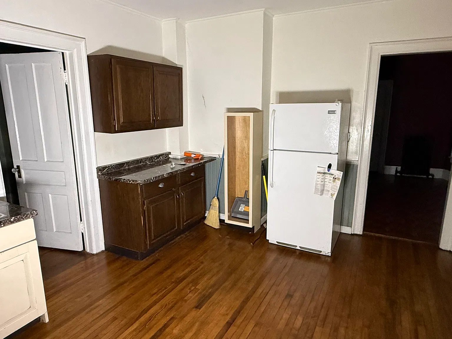 2 bed, 1000 sqft, $950 — Photo 3