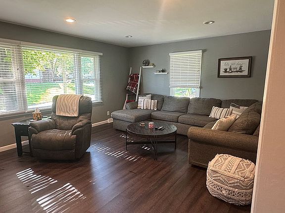 5th image of 1807 Safari Dr