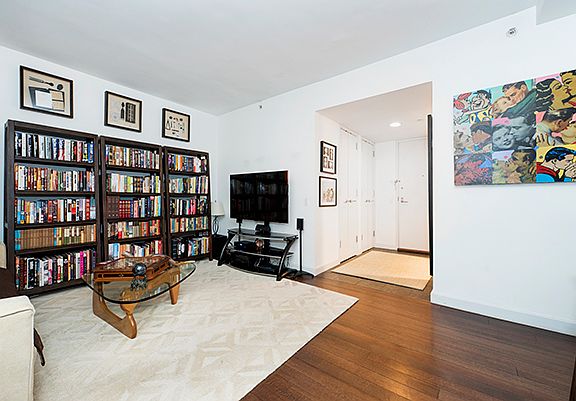 5th image of 100 W 58th St APT 8H