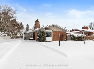 3 Domus Cres, Ottawa, ON K2H 6A3