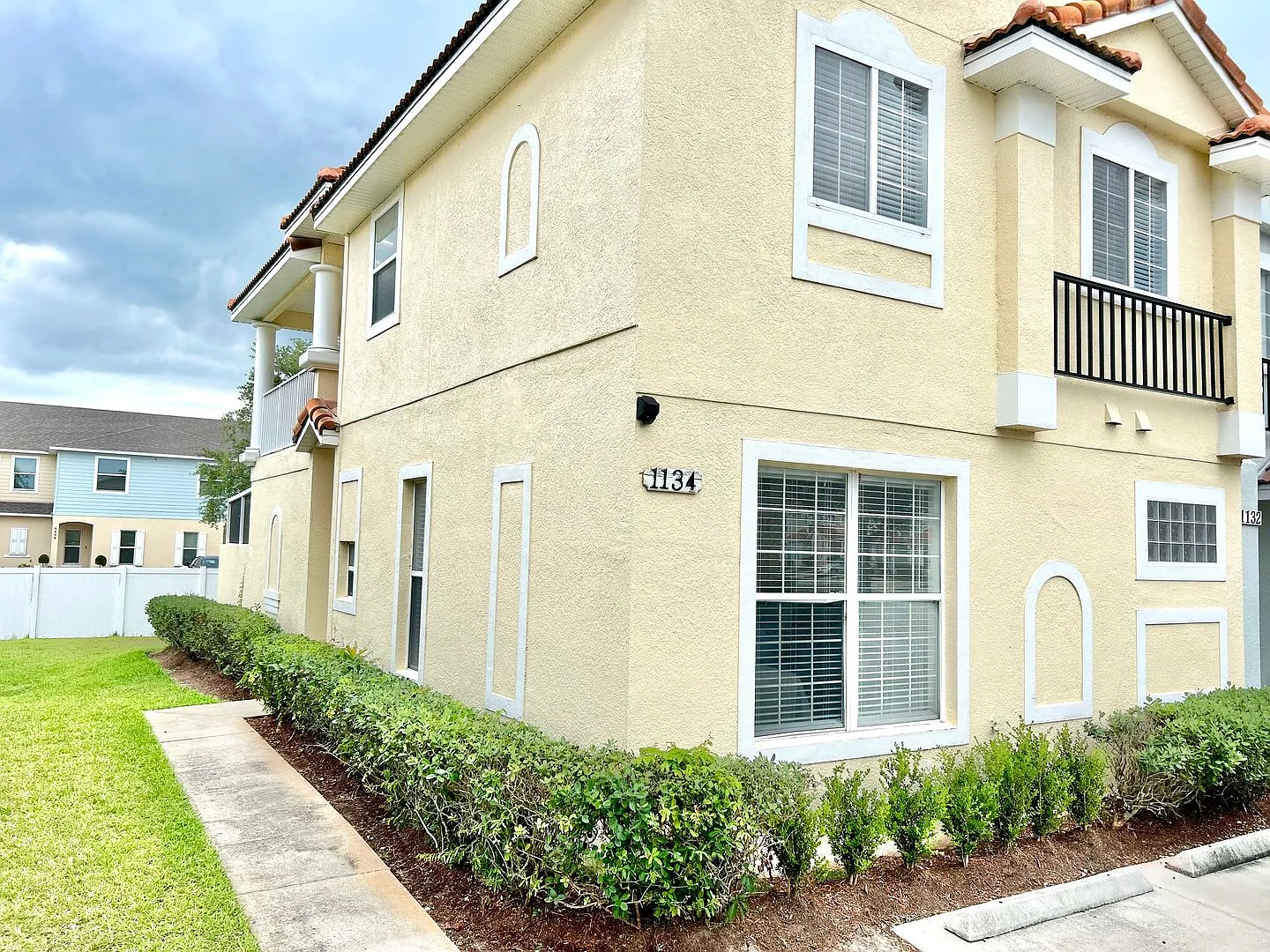 Exceptional end-unit 4Bedrooms / 3.5Bath townhome minutes from Disney Parks! — Photo 2