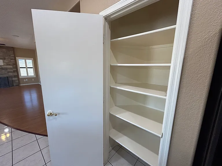 4334 E Anderson Dr — Photo 15