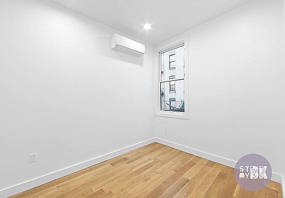 3rd image of 564 W 182nd St #1