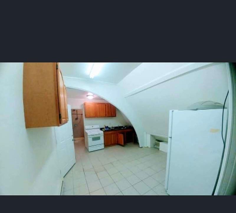 1st image of 111 Pioneer St #Top