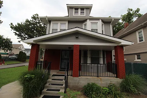 3215 Charlotte St Photo 1