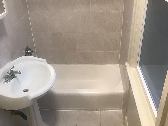 4th image of 14 Martens Pl Floor 2