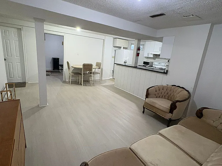 4426 SE Mayflower Dr #BASEMENT — Photo 8