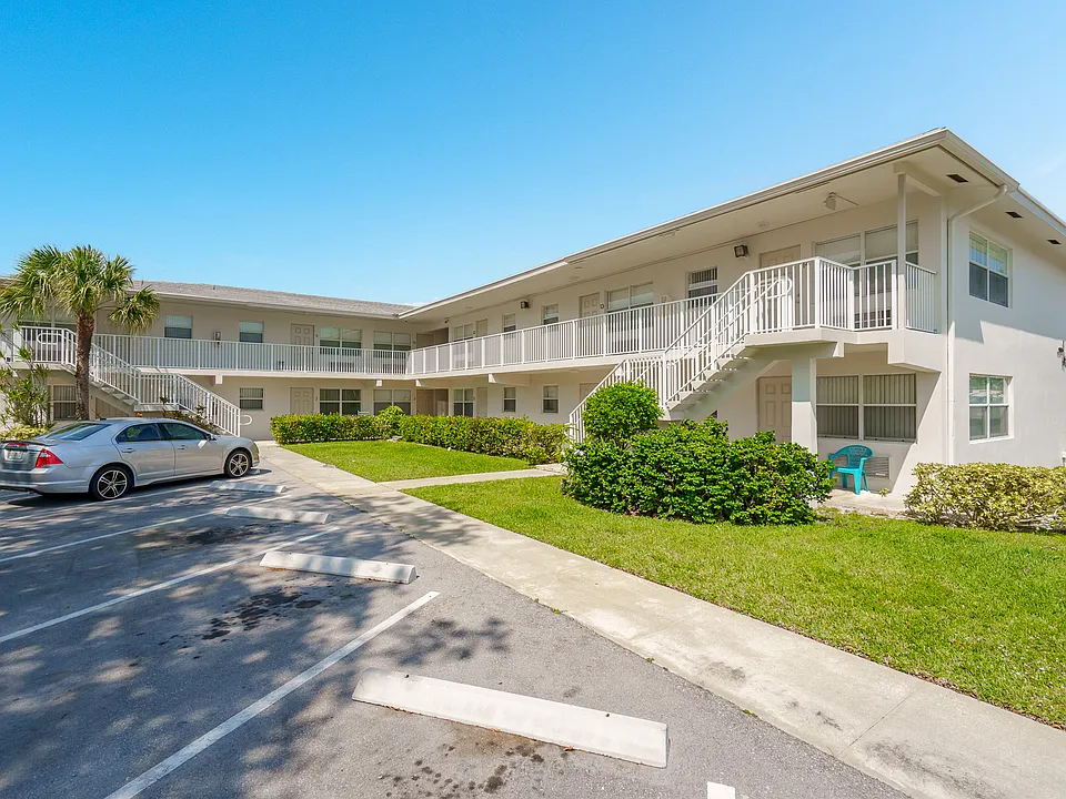 Kay Apartments