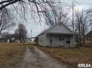 318 N Lincoln St, Girard, IL 62640