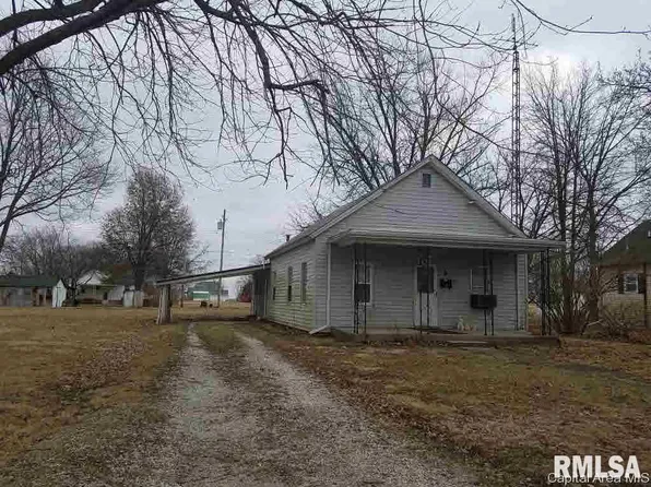 318 N Lincoln St, Girard, IL 62640