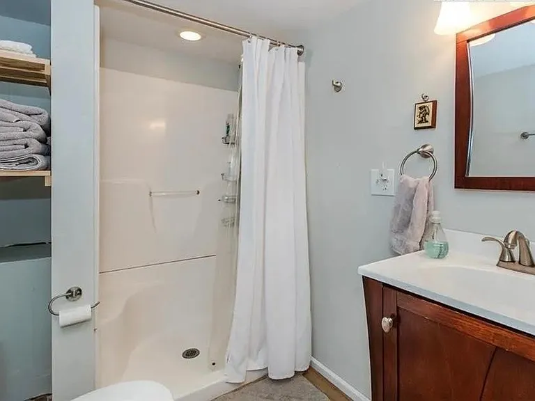 106 Cole Dr — Photo 4