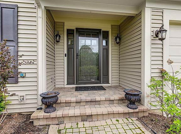 2nd image of 1834 S Robin Ct
