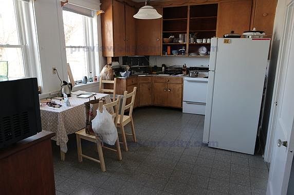 4th image of 95 Coolidge St #92