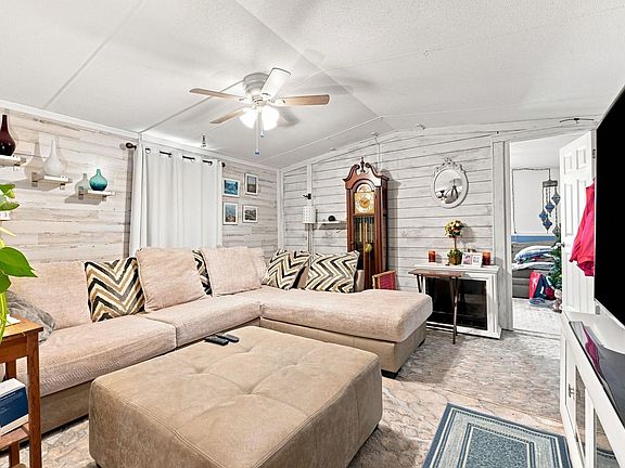 4th image of 2732 Libra Dr.