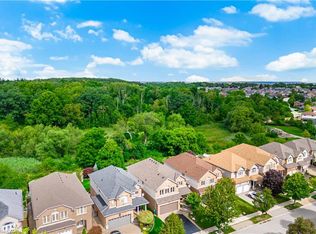 84 Meadowbank Dr, Hamilton, ON L9B 2Y1