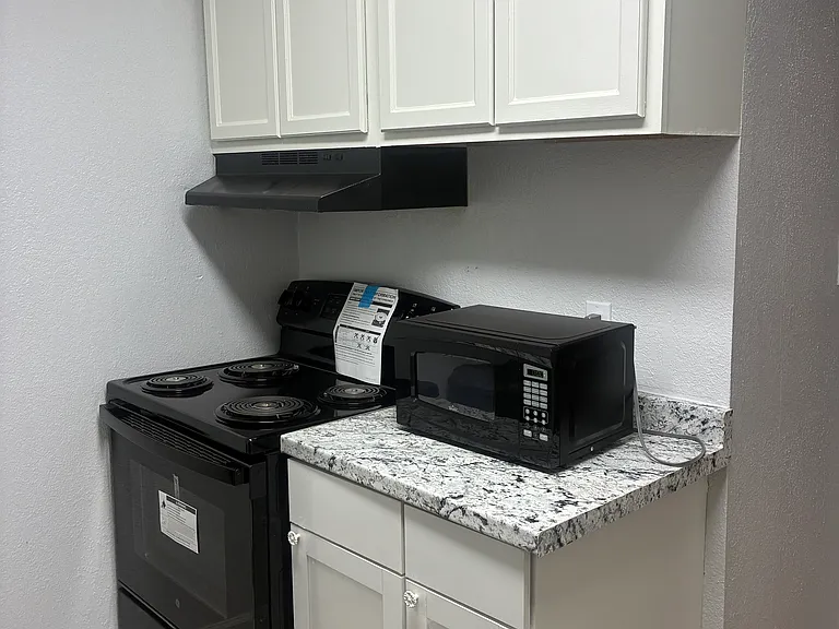 2020 Continental Ave #0 — Photo 7