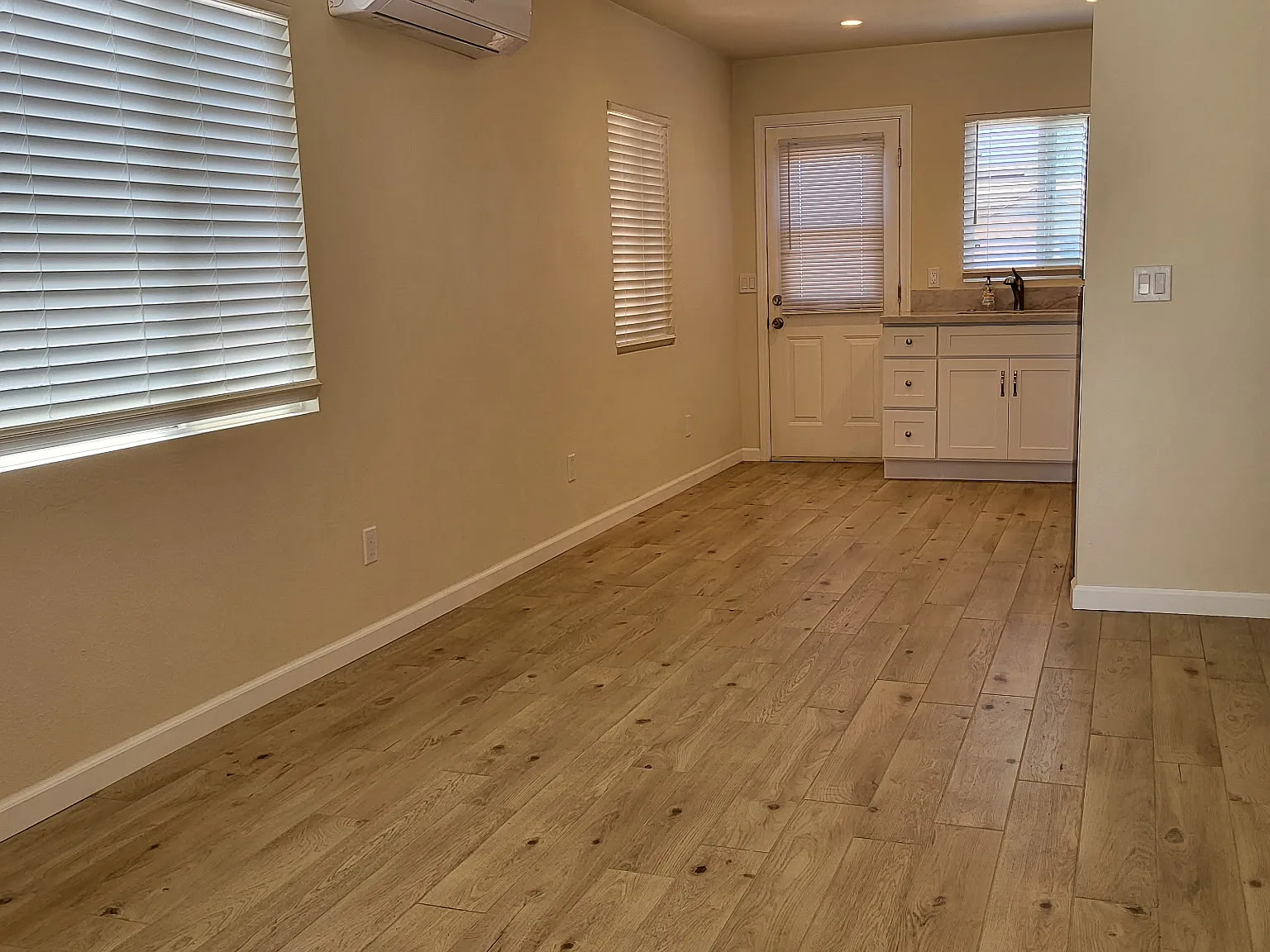 2 bed, 635 sqft, $2,700 — Photo 4