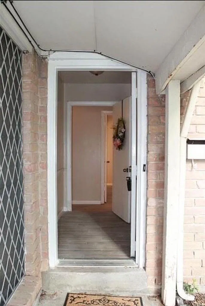 3 bed, 2.0 bath, 1136 sqft, $1,699 — Photo 3