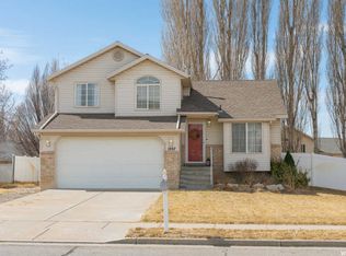 1207 N 780 W, Clinton, UT 84015