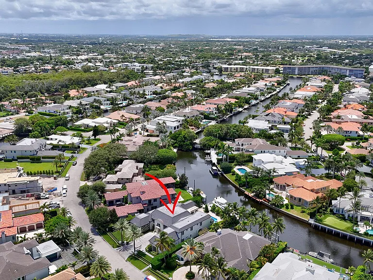 377 E Coconut Palm Rd — Photo 59