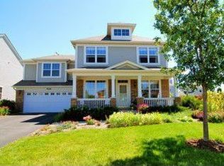 526 Red Sky Dr, St Charles, IL 60175