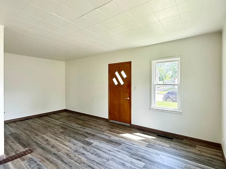 415 7th Ave NE — Photo 10