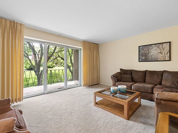 5th image of 5300 Walnut Ave APT 2B